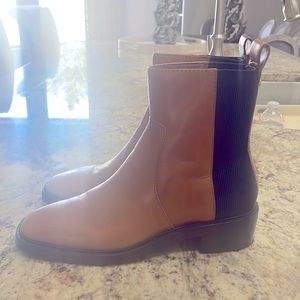 Tory burch toffee colored leather ankle boot size 8M